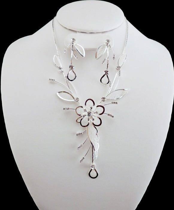 Clear Stone Flower Necklace/Earring Set.- White