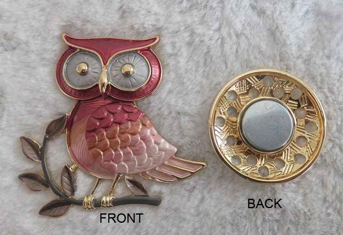 Red Owl Magnetic Pin